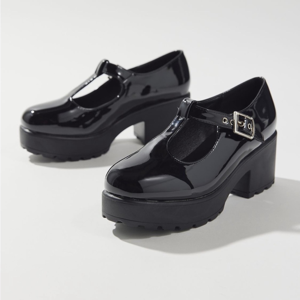 KOI Sai Mary Jane heels, glossy black, women’s 8 / 41.